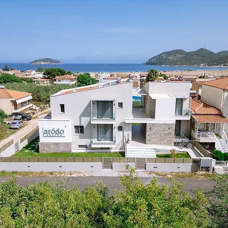 Arodo Suites Nea Iraklitsa Экстерьер фото
