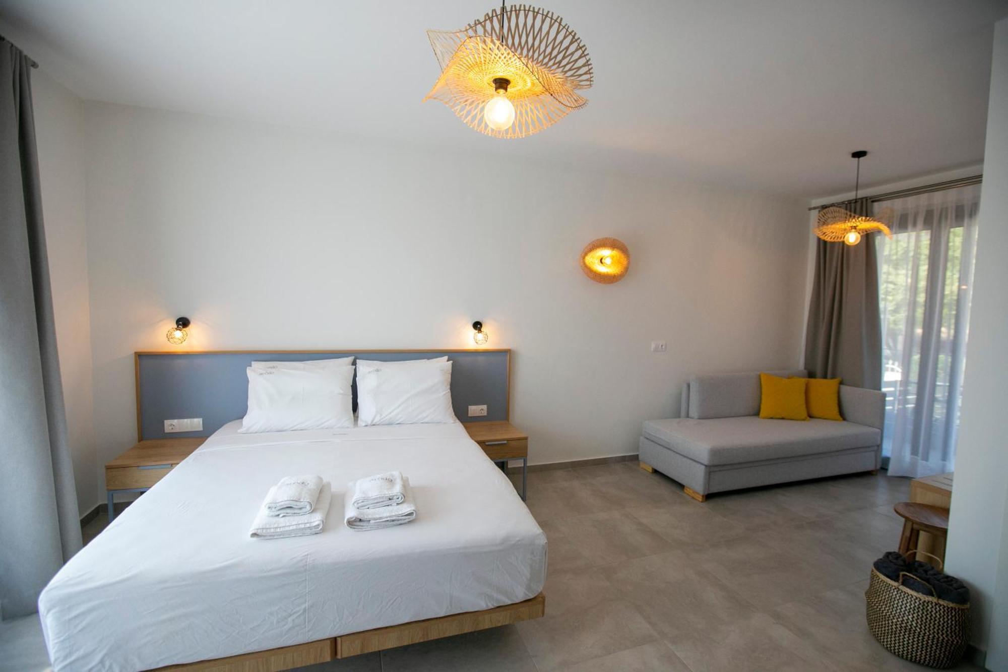 Arodo Suites Nea Iraklitsa Экстерьер фото