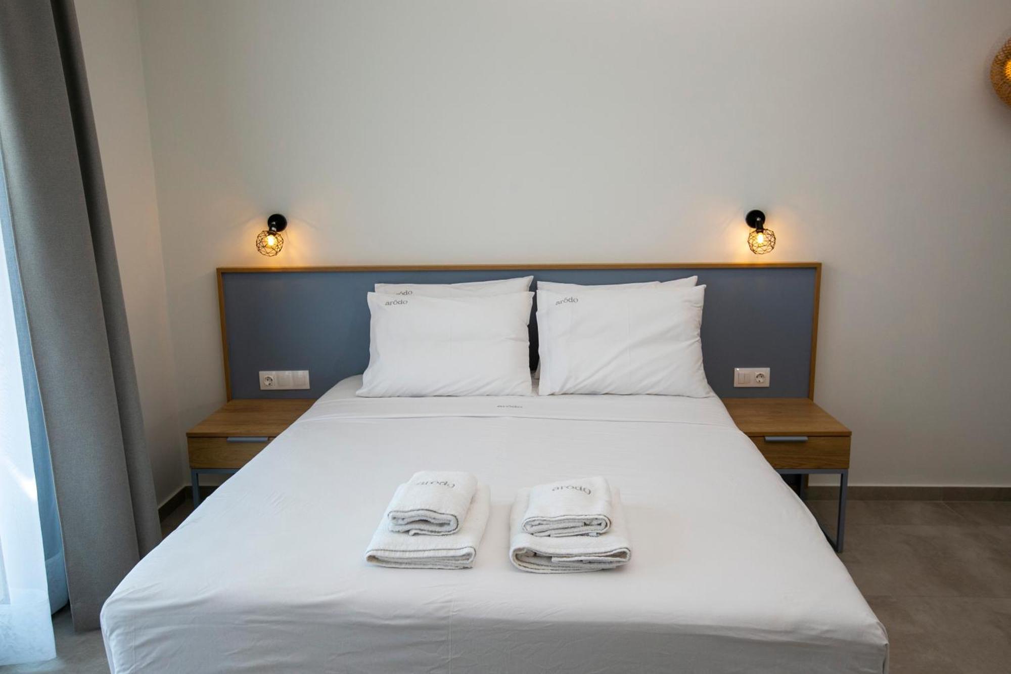 Arodo Suites Nea Iraklitsa Экстерьер фото