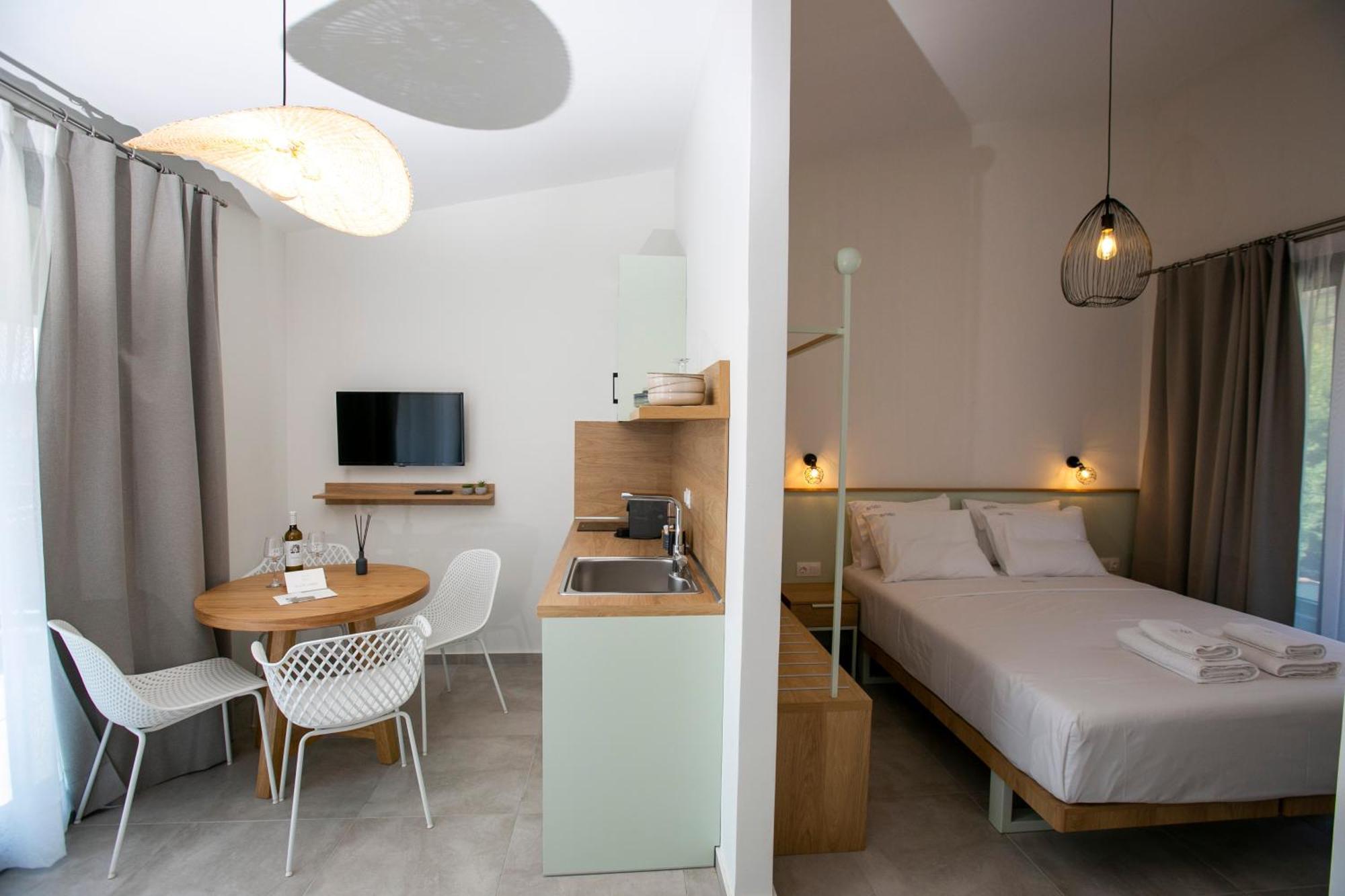 Arodo Suites Nea Iraklitsa Экстерьер фото