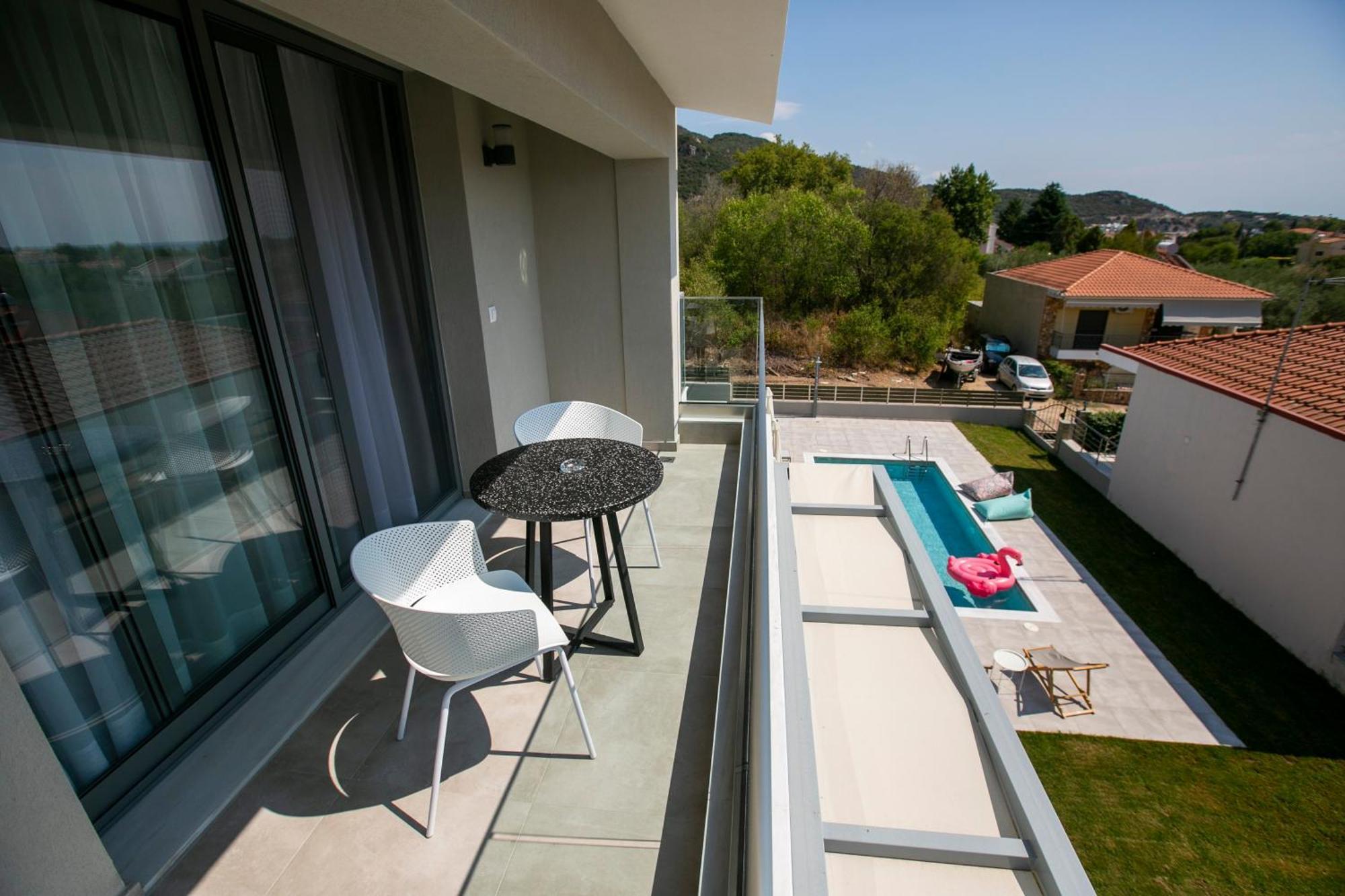 Arodo Suites Nea Iraklitsa Экстерьер фото