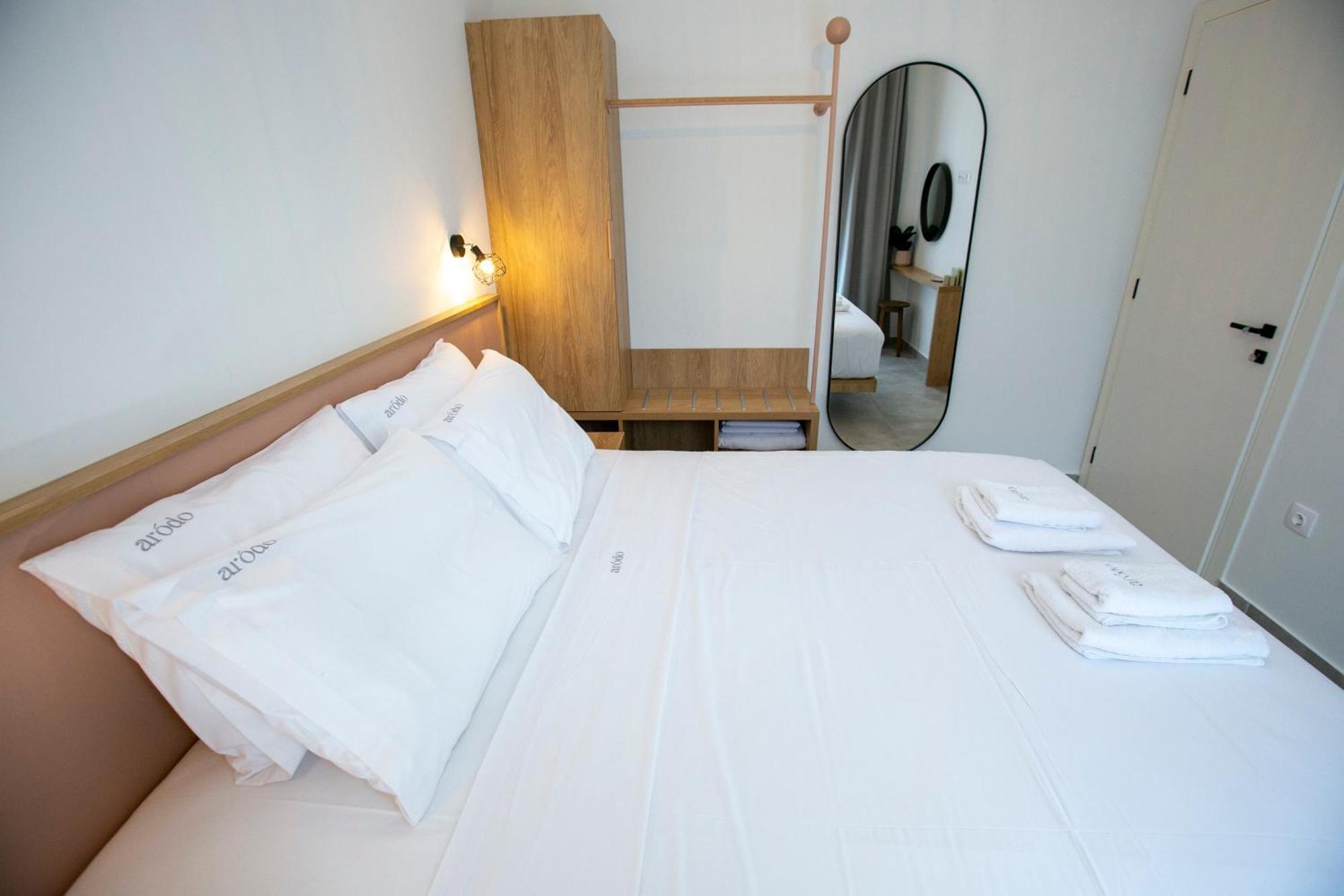 Arodo Suites Nea Iraklitsa Экстерьер фото
