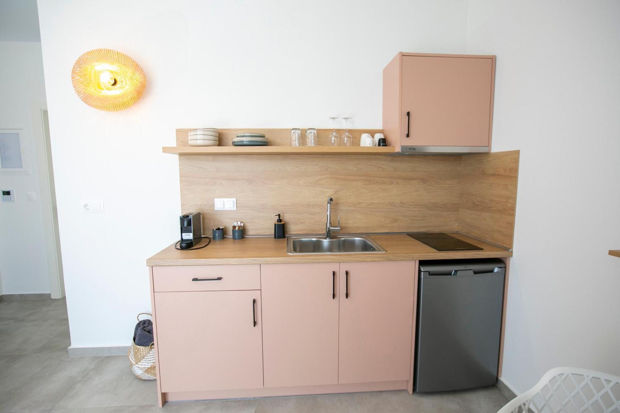 Arodo Suites Nea Iraklitsa Экстерьер фото