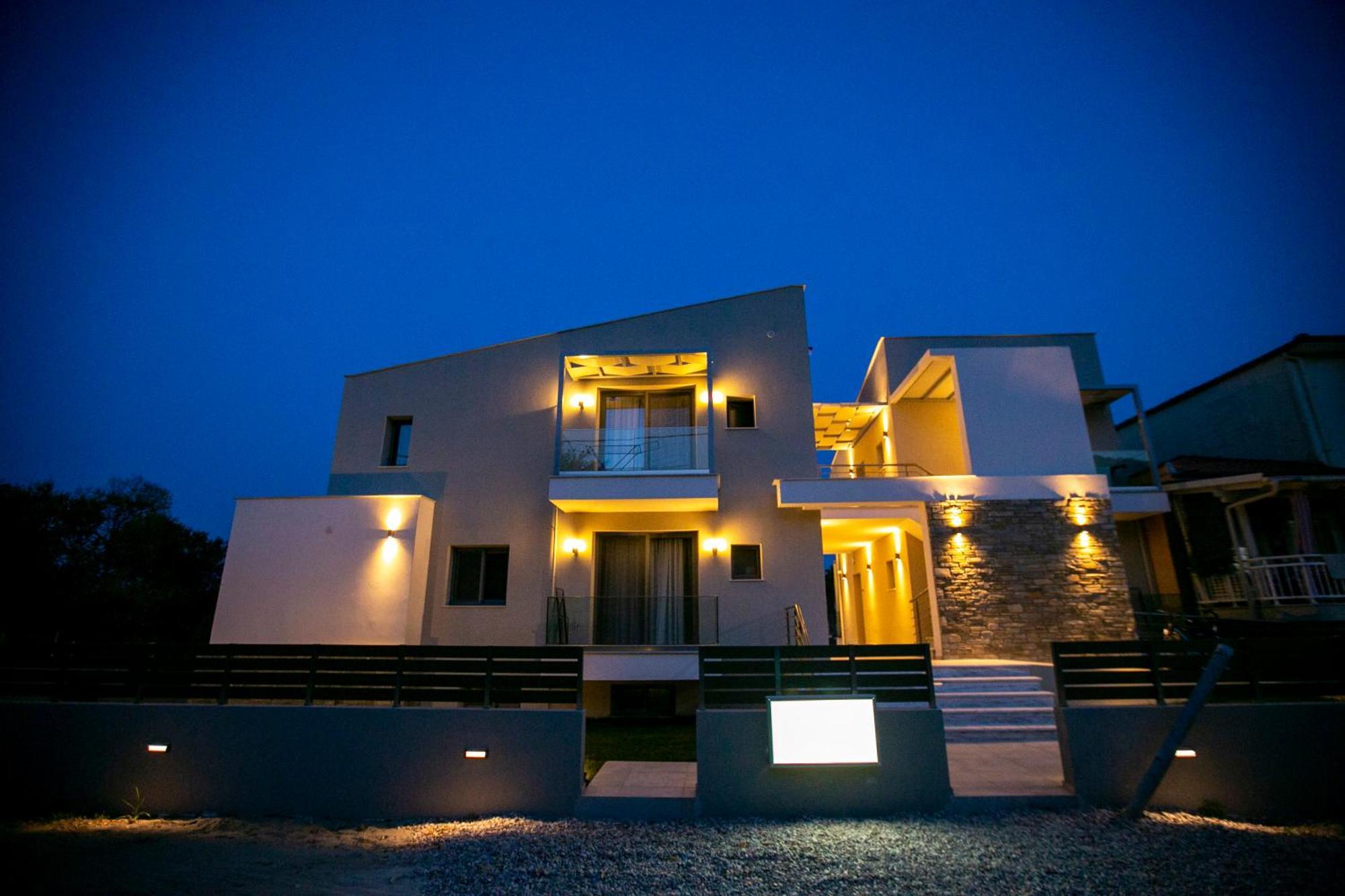 Arodo Suites Nea Iraklitsa Экстерьер фото