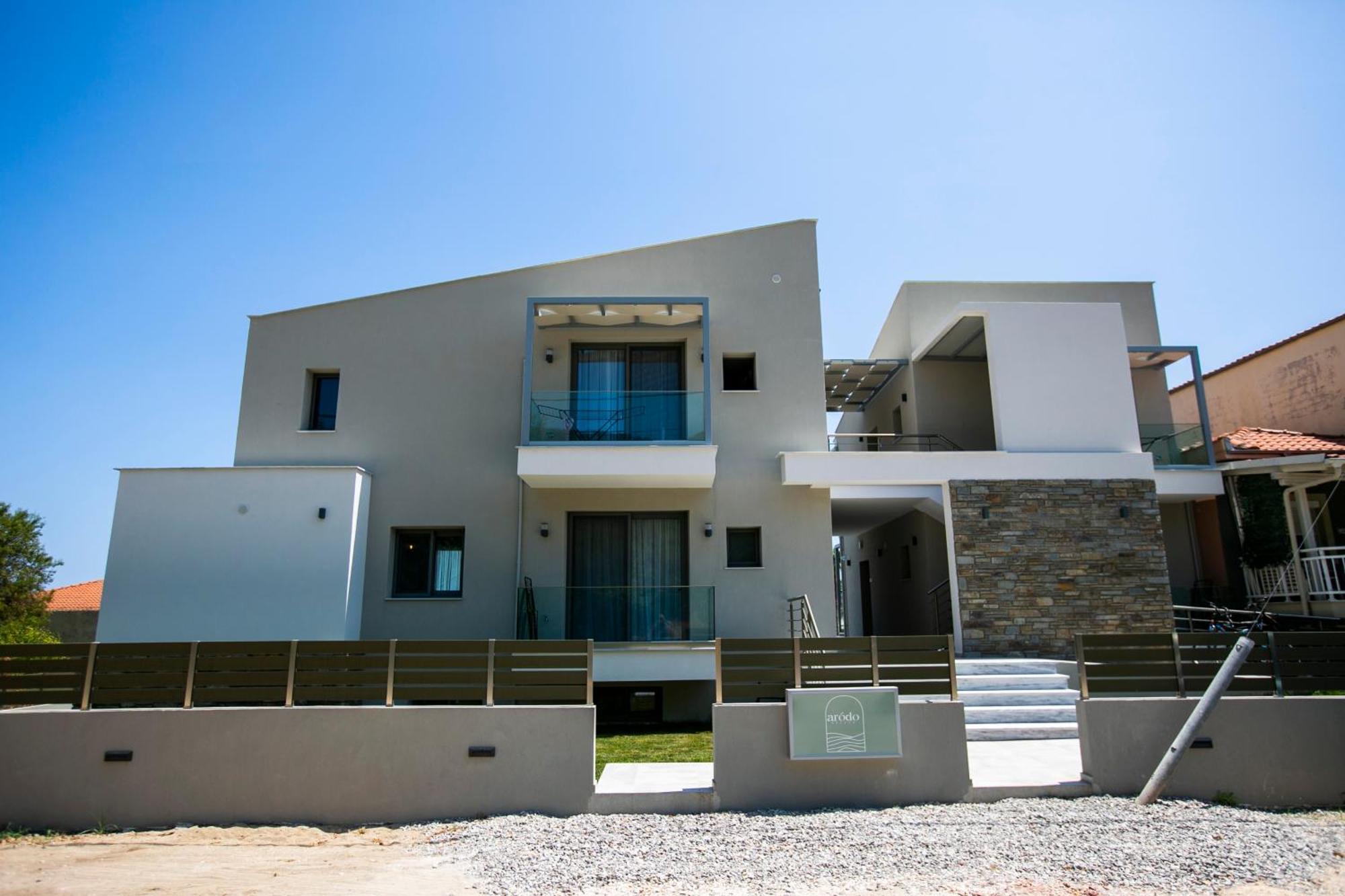 Arodo Suites Nea Iraklitsa Экстерьер фото