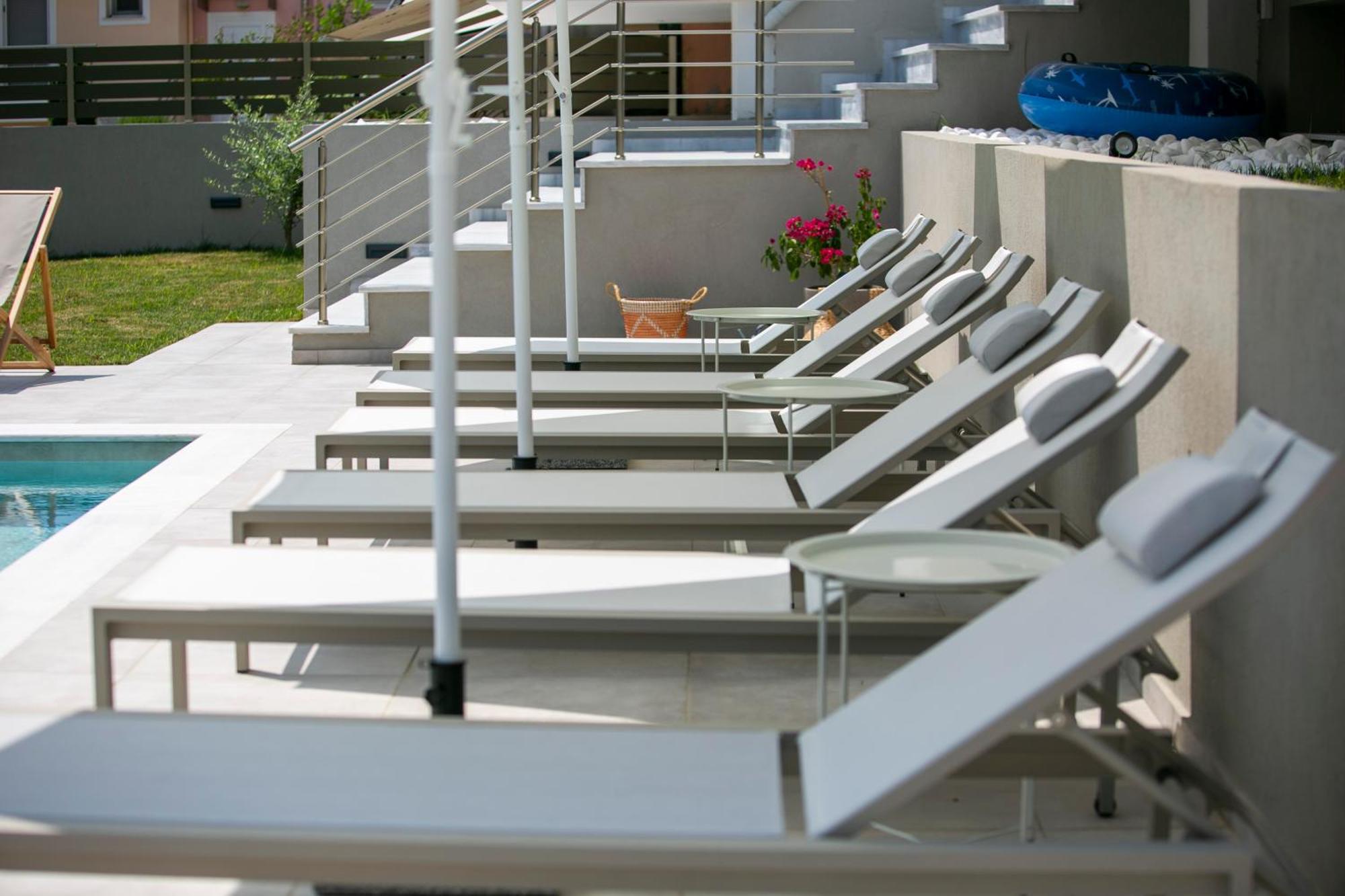 Arodo Suites Nea Iraklitsa Экстерьер фото